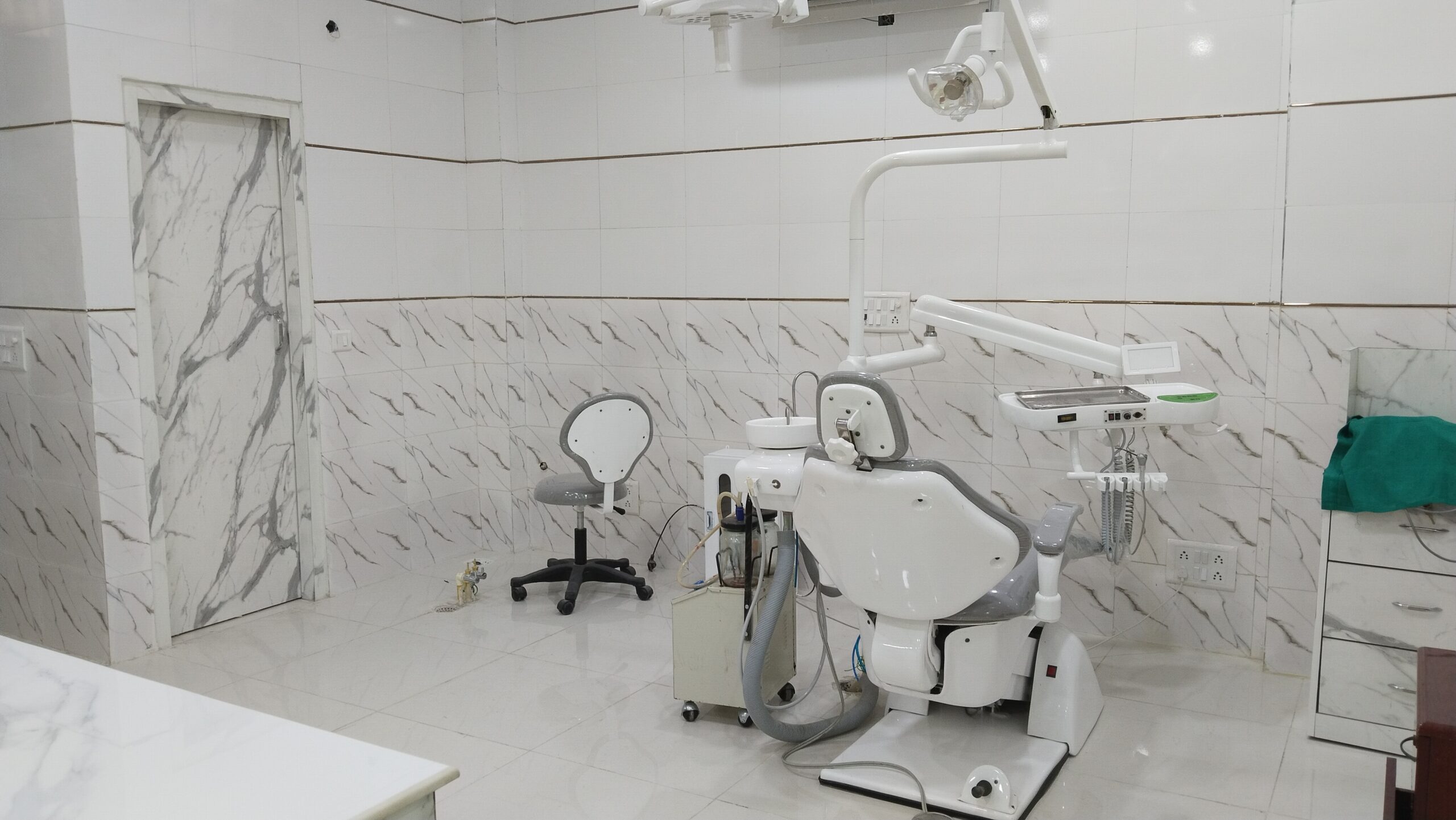 Jain Dental Hospital: Treatment room Picture 16