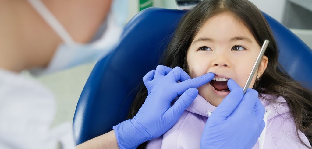 Best Paediatric Dentist or Kid' Dentist at Jain Dental hospital, Indirapuram, Ghaziabad & Noida